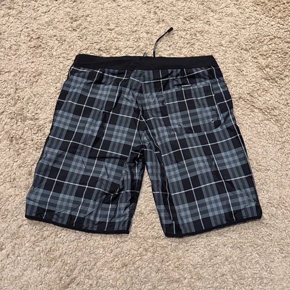 Burberry London Men’s Swim Trunks Shorts Black Grey White Classic Plaid Print L
